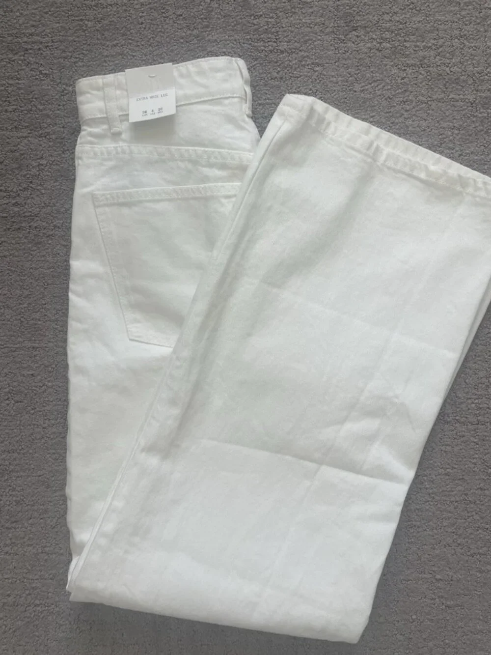 Zara Women's TRF Collection High-Waist Extra Wide-Leg Jeans White/Ecru Sz 26 4
